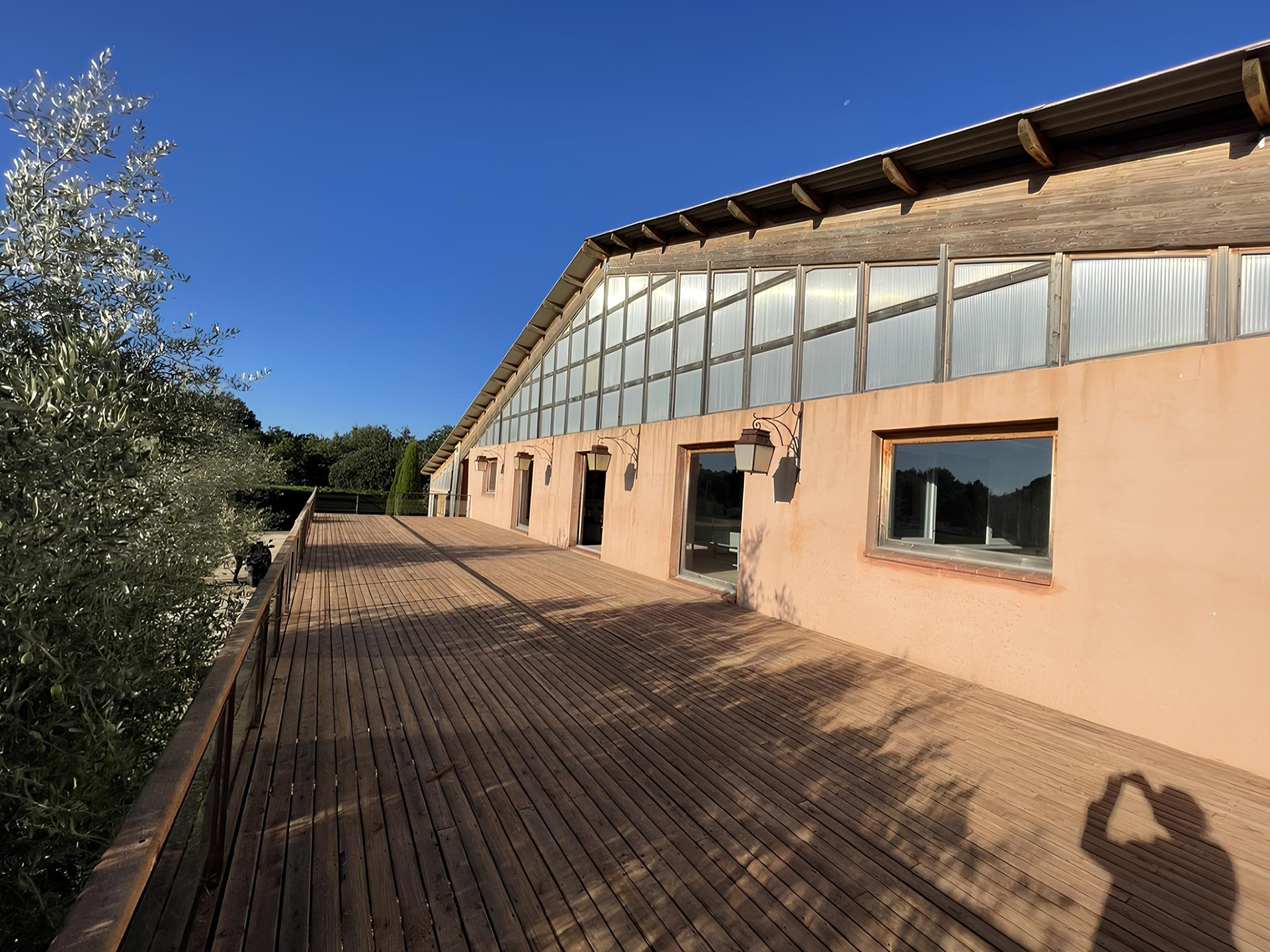 Club house terrasse - Organisation d'un évènement - Haras de Castellane